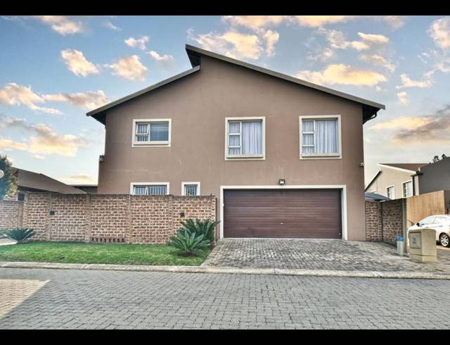 3 BEDROOM CLUSTER FOR SALE IN NEWMARKET